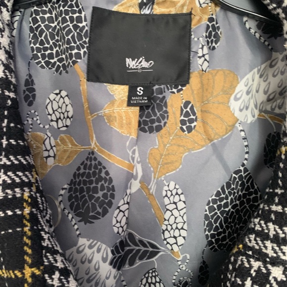 Jacket - Picture 3 of 4